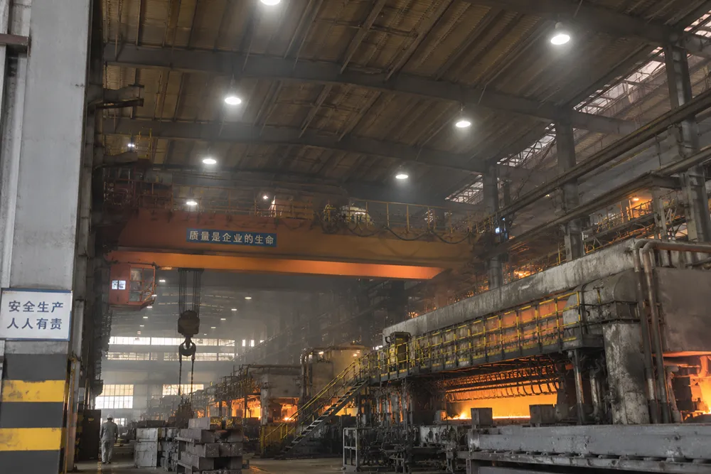 Heavy-Duty High Bay Lighting for Extreme-Temperature Smelting Zones