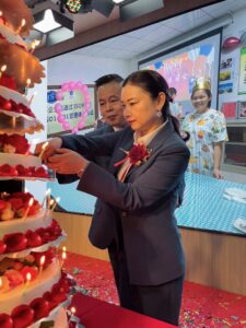 开疆拓土，，，，，再启新程！Lewin乐玩乔迁典礼隆沉进行