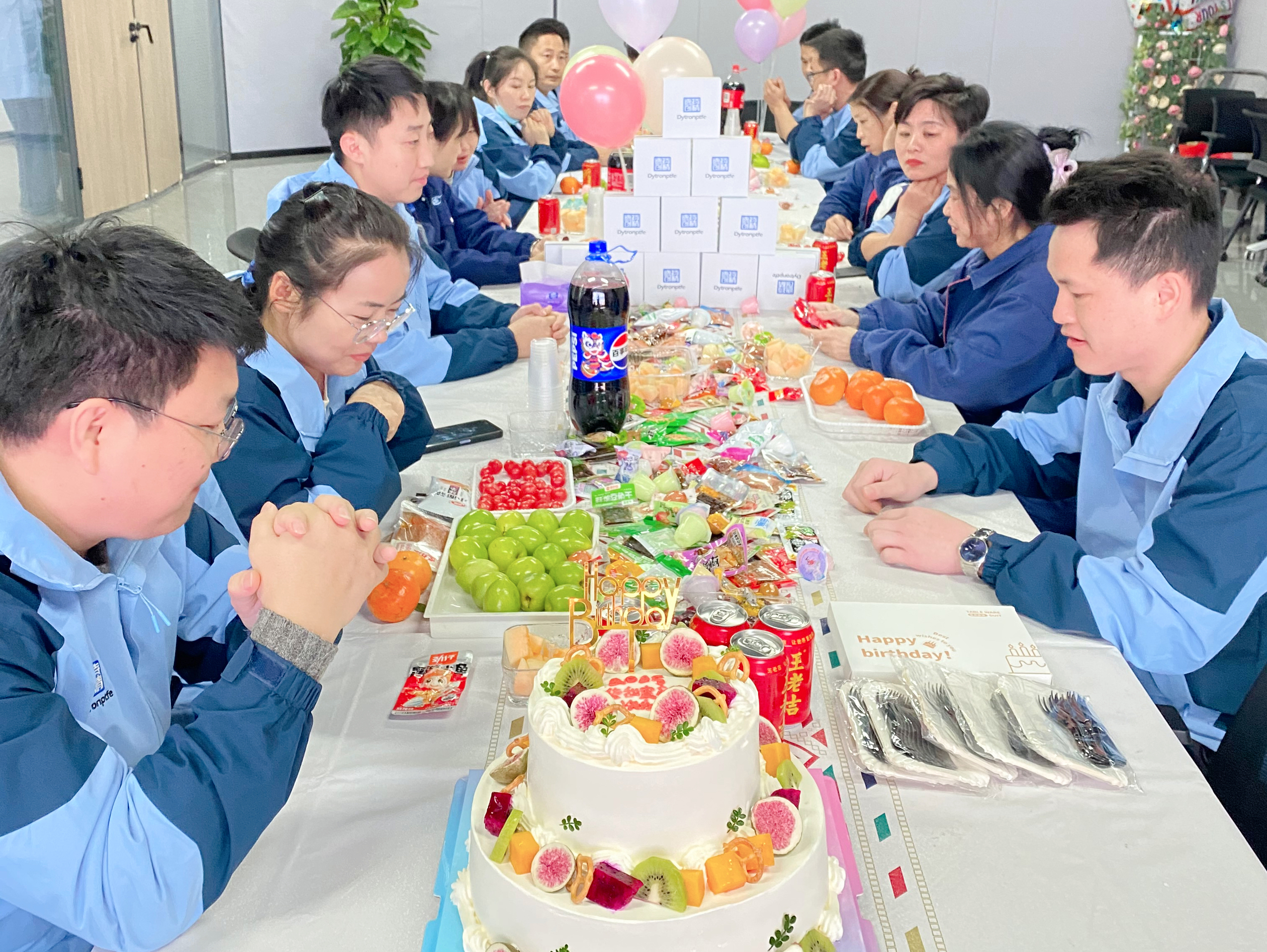 广东Lewin乐玩三月员工生日会活动精彩集锦！